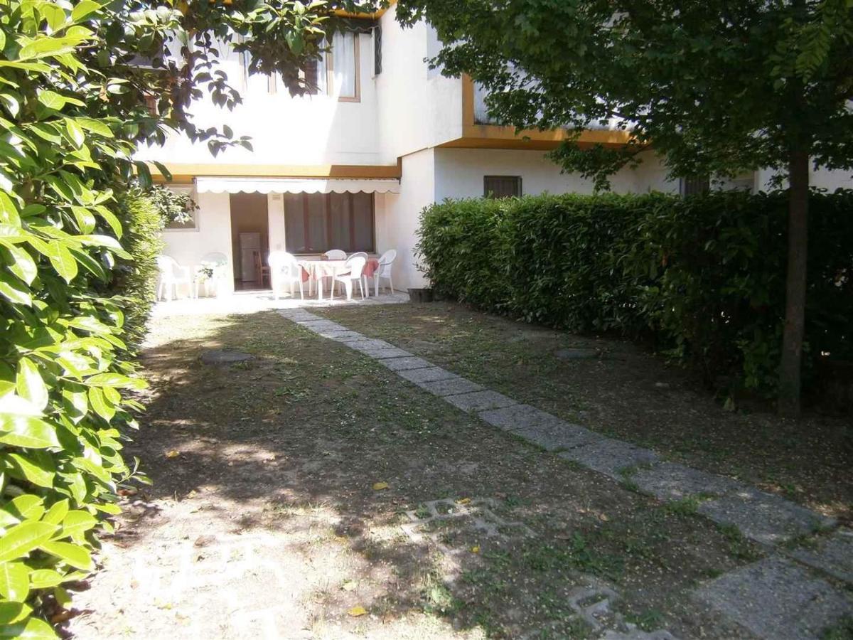Holiday Home In Bibione 24579 Exteriör bild